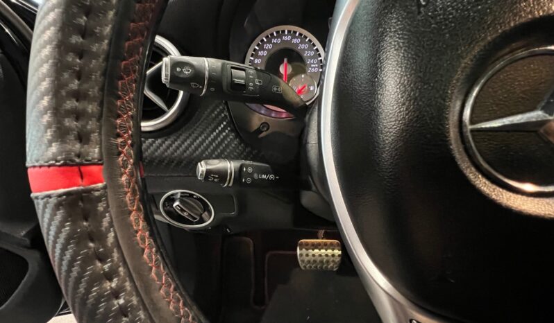 
								Mercedes-Benz A 250 7G-DCT full									