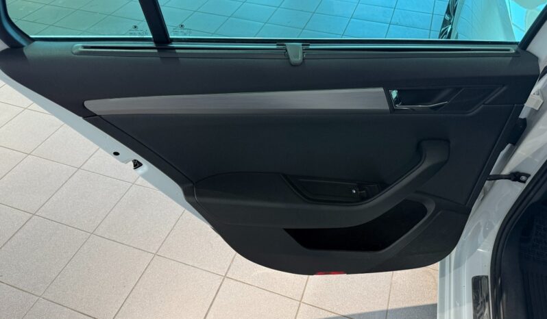 
								Skoda Superb Combi 1.4 TSI ACT DSG Sequential full									