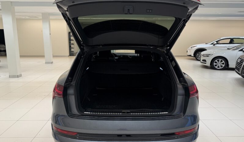 
								Audi E-Tron 55 Quattro full									