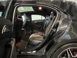 
										Mercedes-Benz A 250 7G-DCT full									