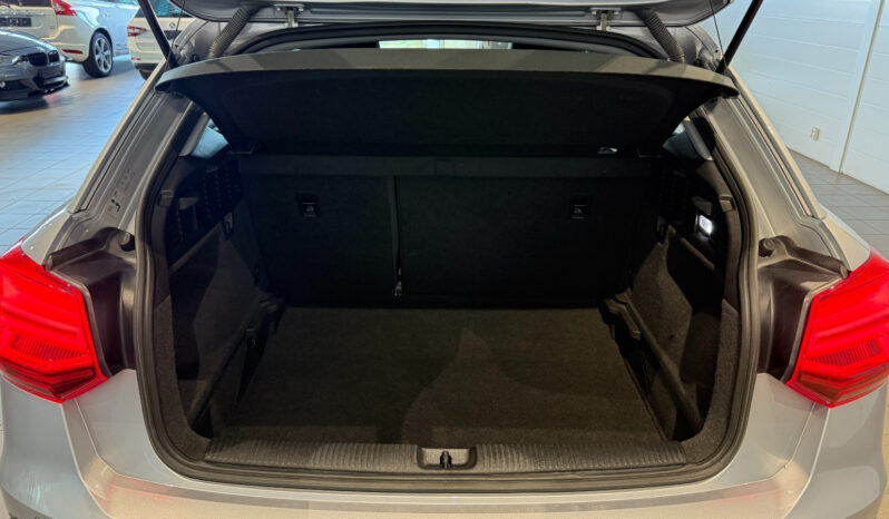 
								Audi Q2 1.4 TFSI COD S Tronic full									