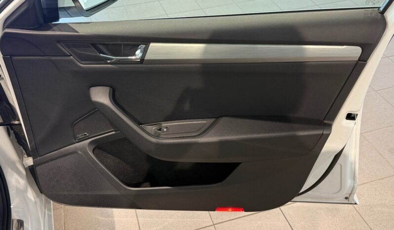 
								Skoda Superb Combi 1.4 TSI ACT DSG Sequential full									