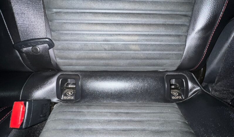 
								Mercedes-Benz A 250 7G-DCT full									