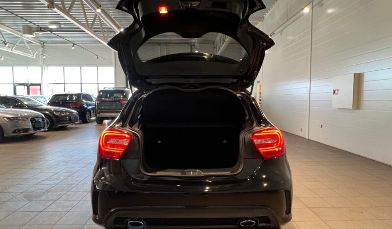 
								Mercedes-Benz A 250 7G-DCT full									