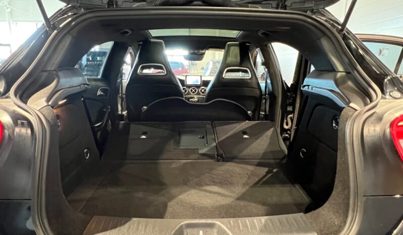 
								Mercedes-Benz A 250 7G-DCT full									