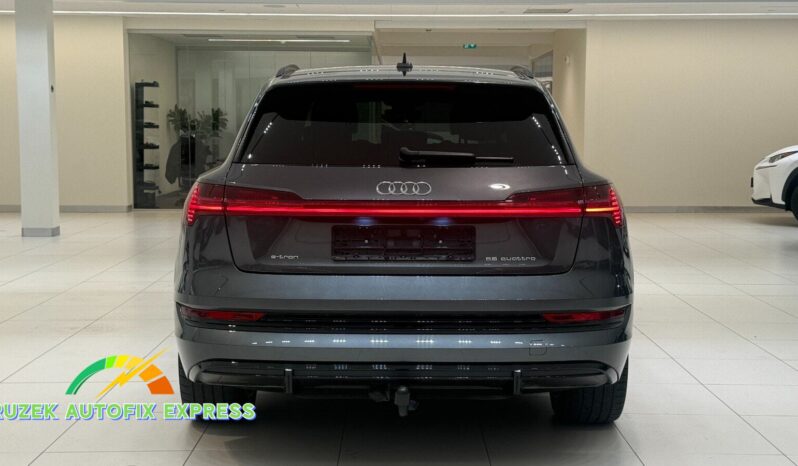 
								Audi E-Tron 55 Quattro full									