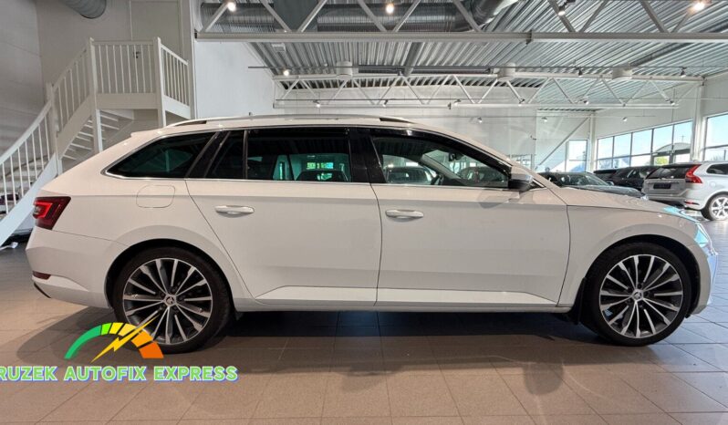 
								Skoda Superb Combi 1.4 TSI ACT DSG Sequential full									