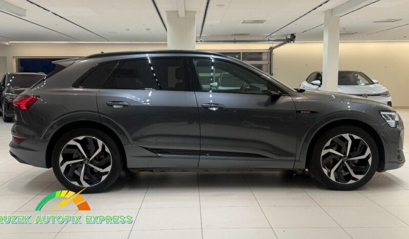 
								Audi E-Tron 55 Quattro full									