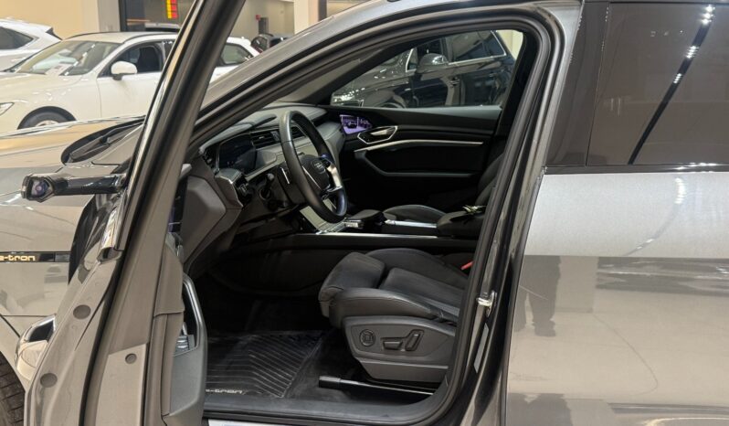 
								Audi E-Tron 55 Quattro full									