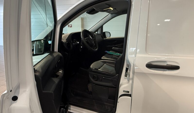 
								Mercedes-Benz Vito 116 CDI 3.0t 2.2 7G-Tronic Plus full									