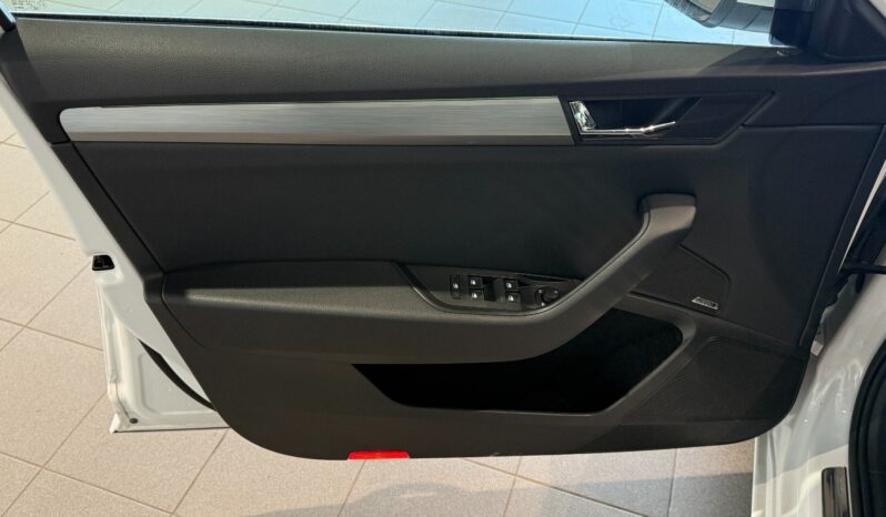 
								Skoda Superb Combi 1.4 TSI ACT DSG Sequential full									