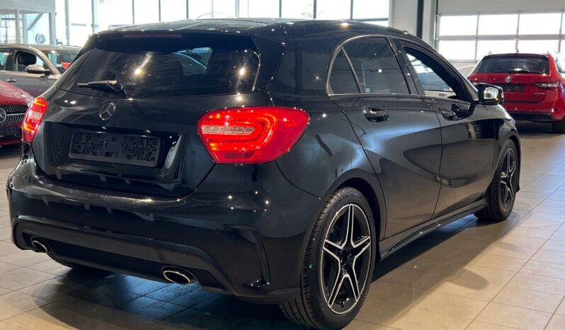 
								Mercedes-Benz A 250 7G-DCT full									