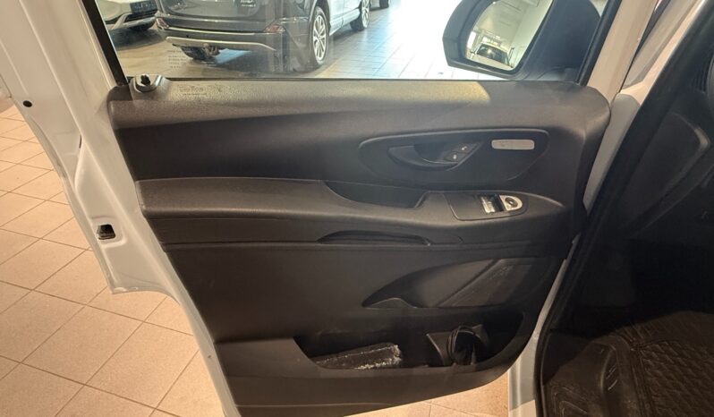 
								Mercedes-Benz Vito 116 CDI 3.0t 2.2 7G-Tronic Plus full									