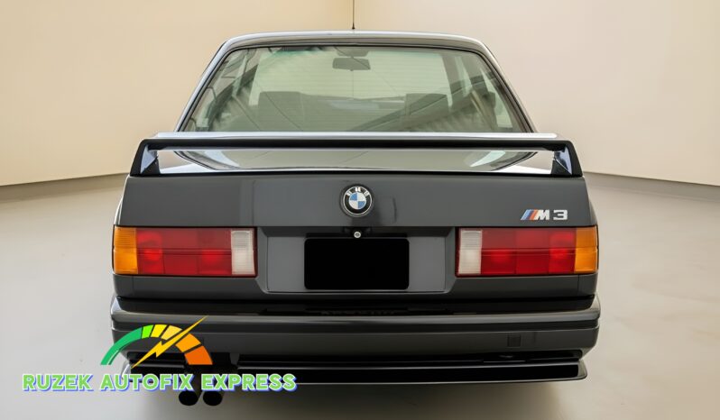 
								BMW M3 E30 full									